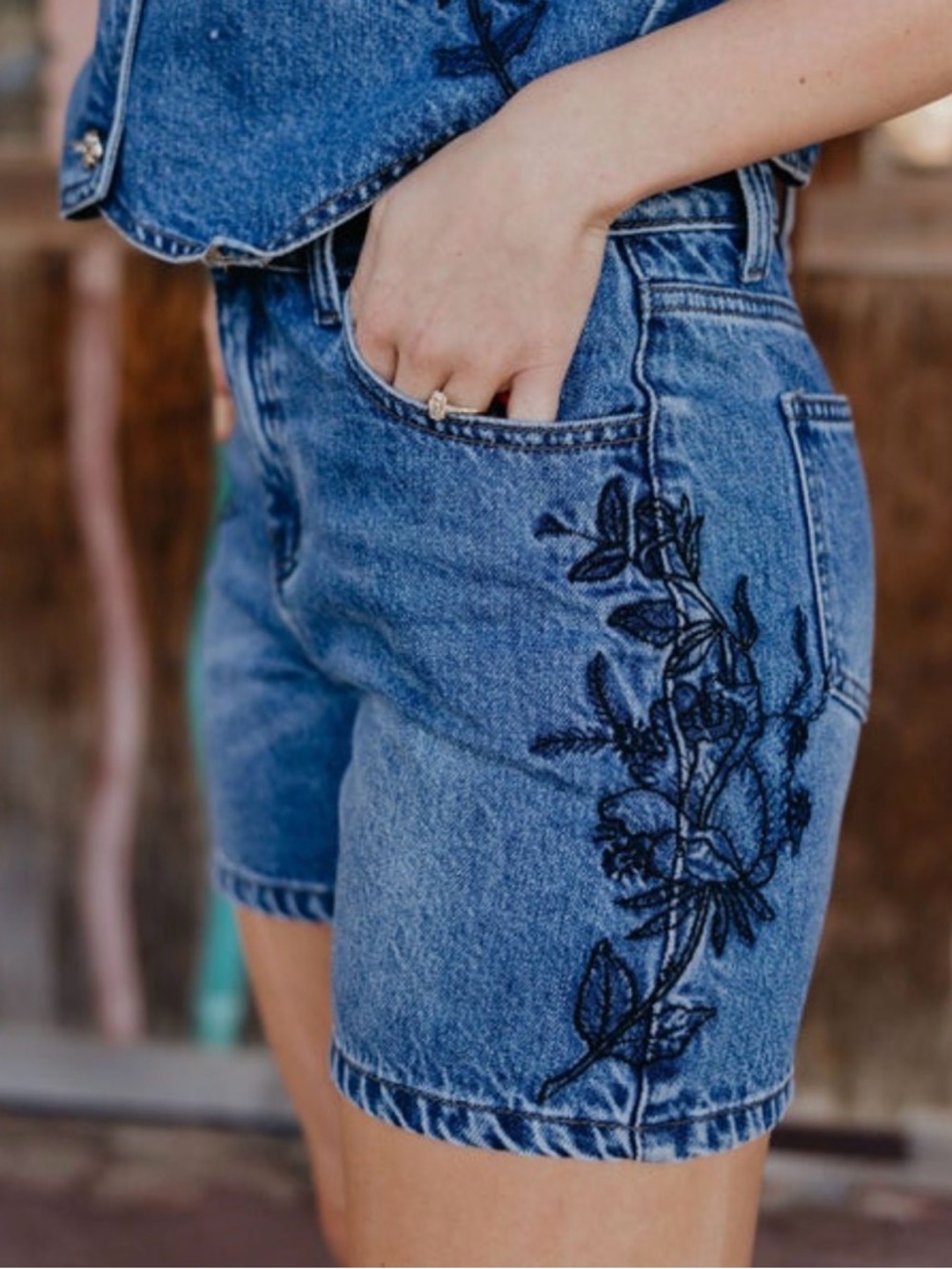 NWT Rodeo Quincy Camarillo Classic Embroidered Blue Denim Women's Shorts
